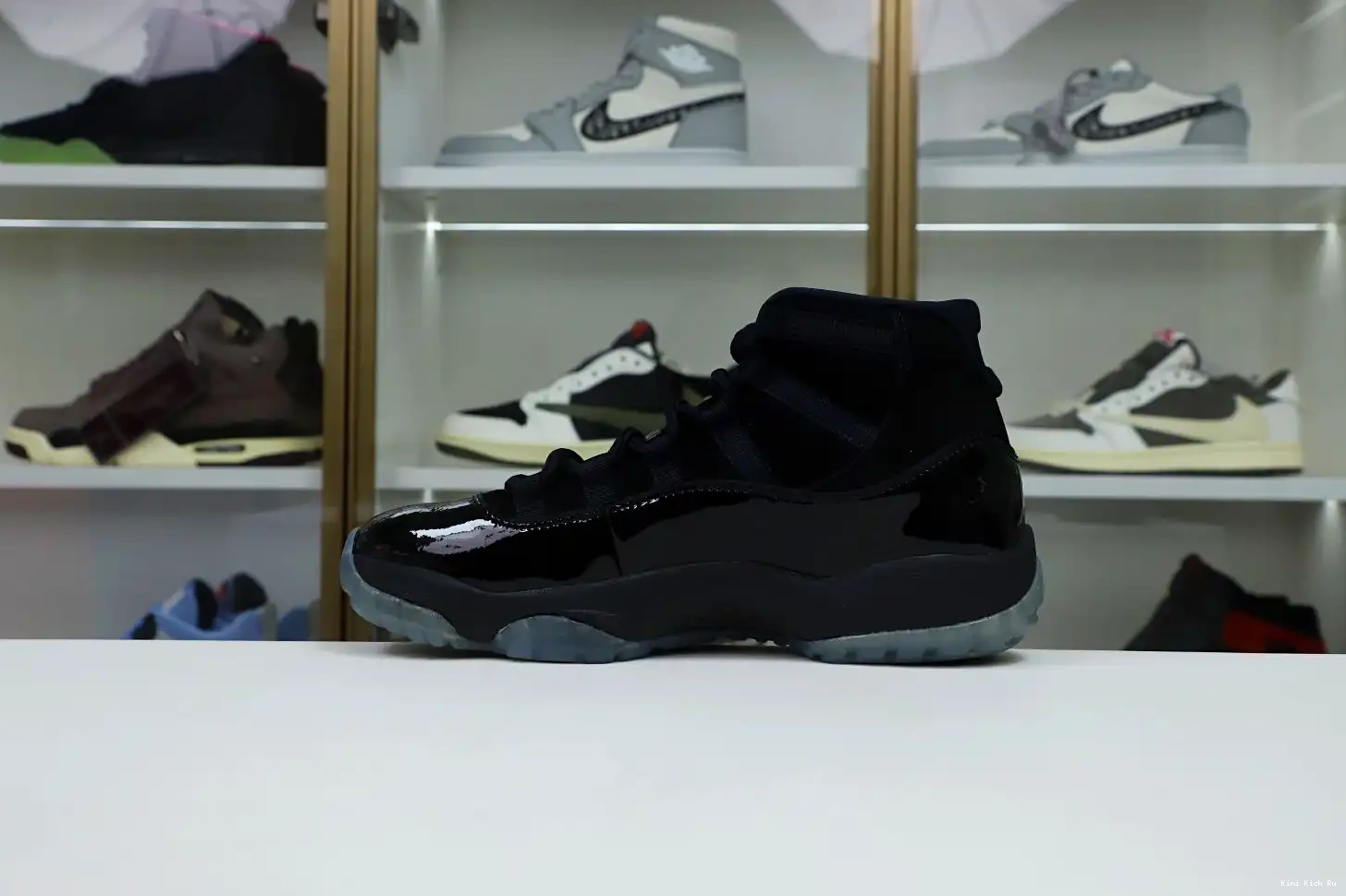 JORDAN 'CAP 11 RETRO Kimikick AND AIR GOWN' 0611